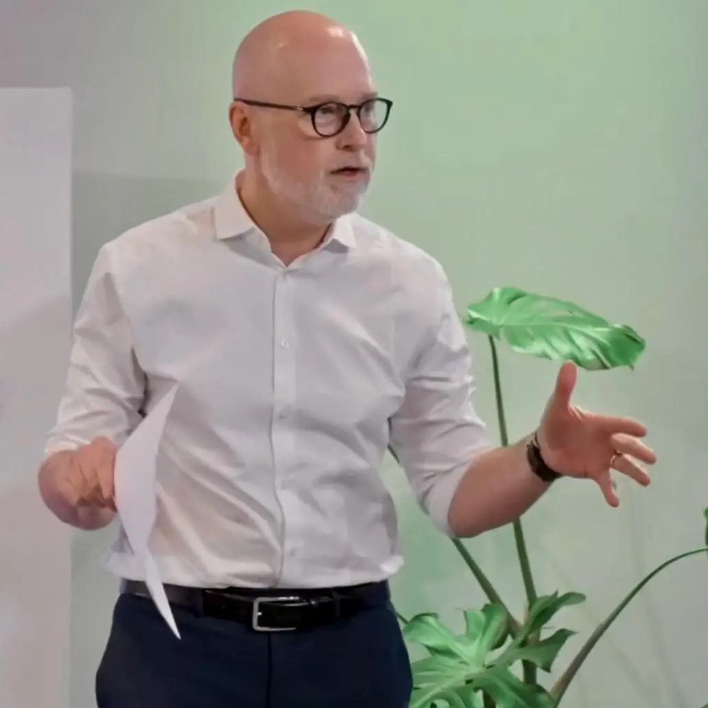 Lauris Muzikants undervisar
