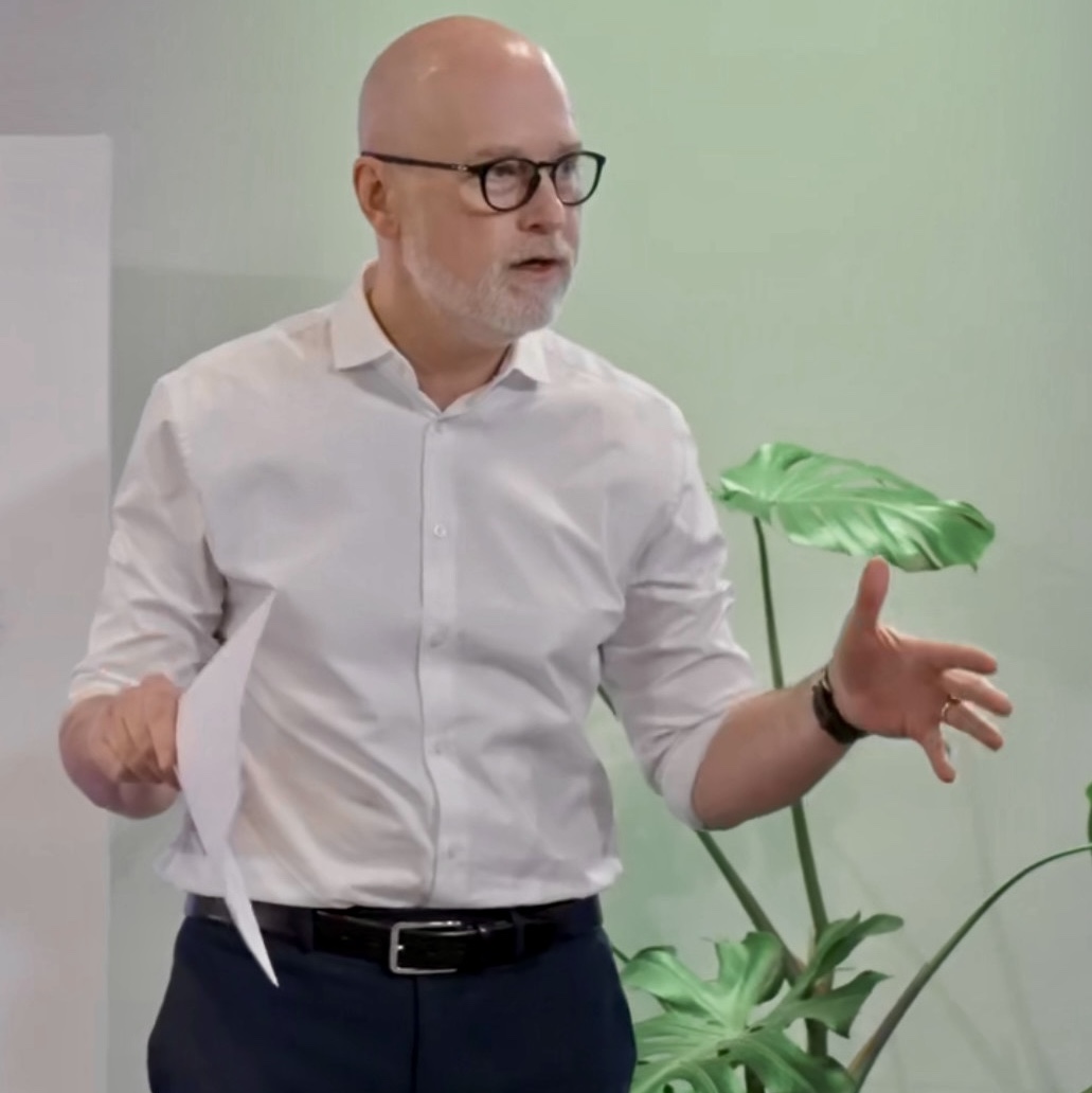 Lauris Muzikants undervisar